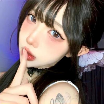 色肉毒蝎女
